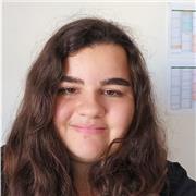 Professeur donne des cours pour tous les niveaux en soutien scolaire où en Français